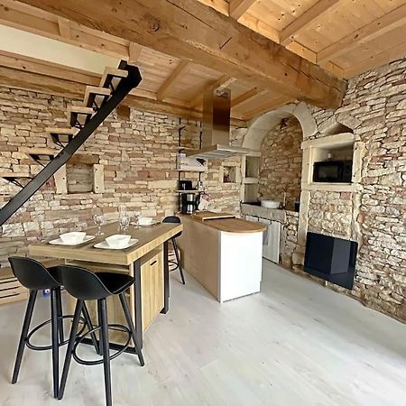 Charmante Maison De Village Viré Esterno foto