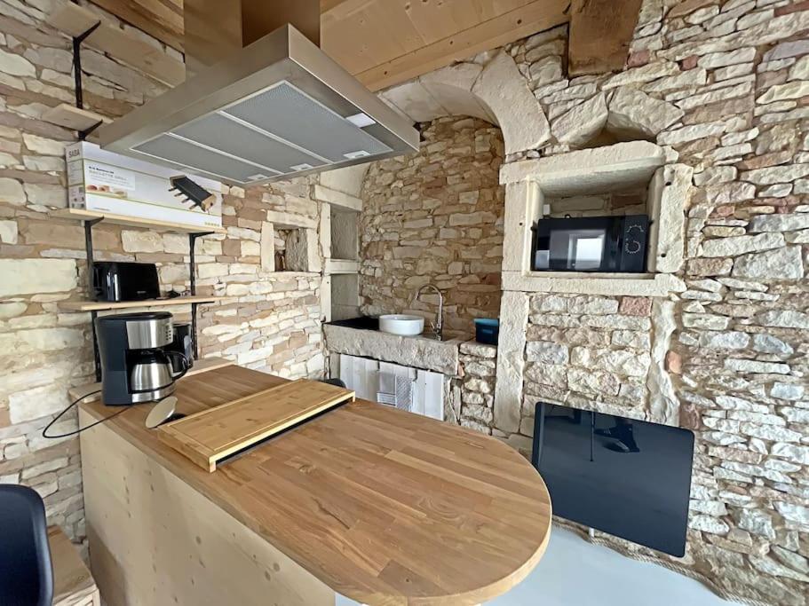 Charmante Maison De Village Viré Esterno foto